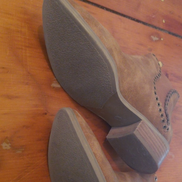 Booties - Picture 4 of 4